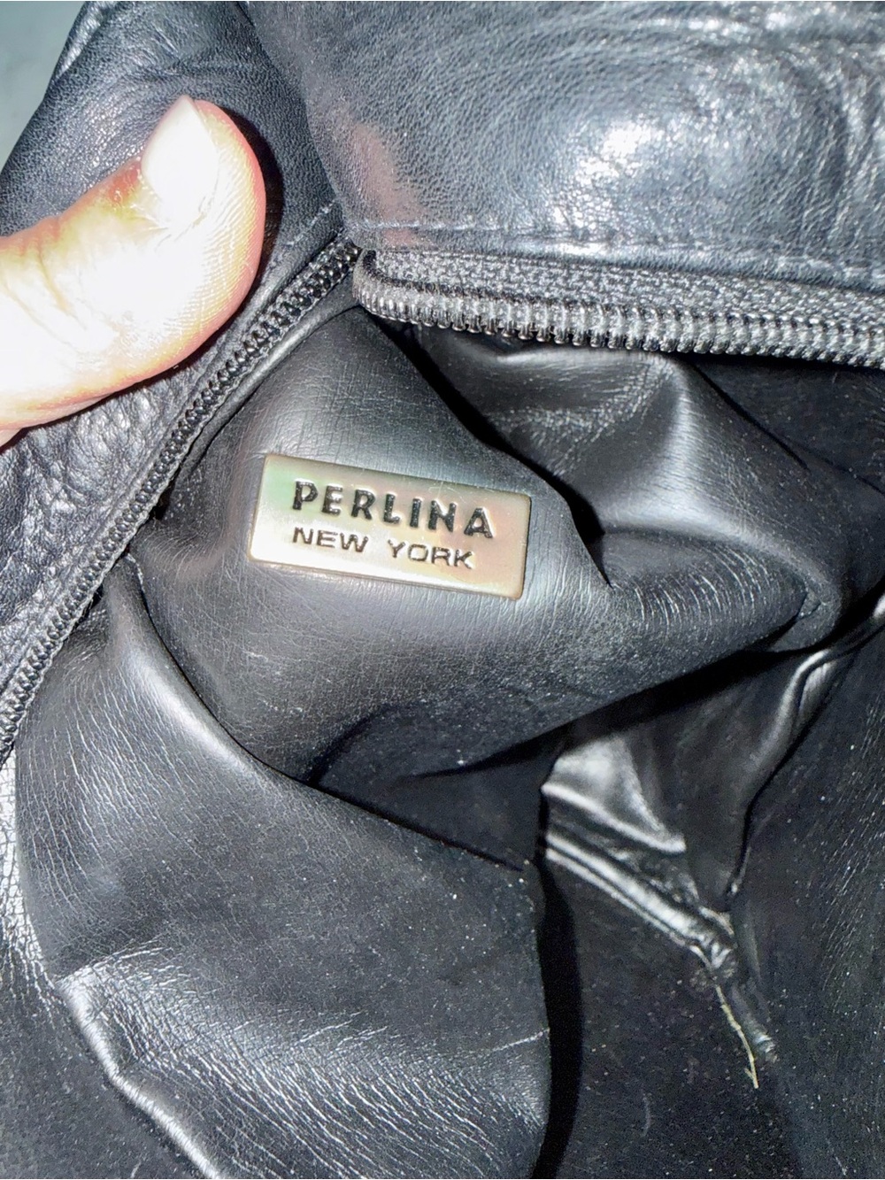 vintage Perlina New York black leather sling backpack gold tone hardware - Picture 11 of 11